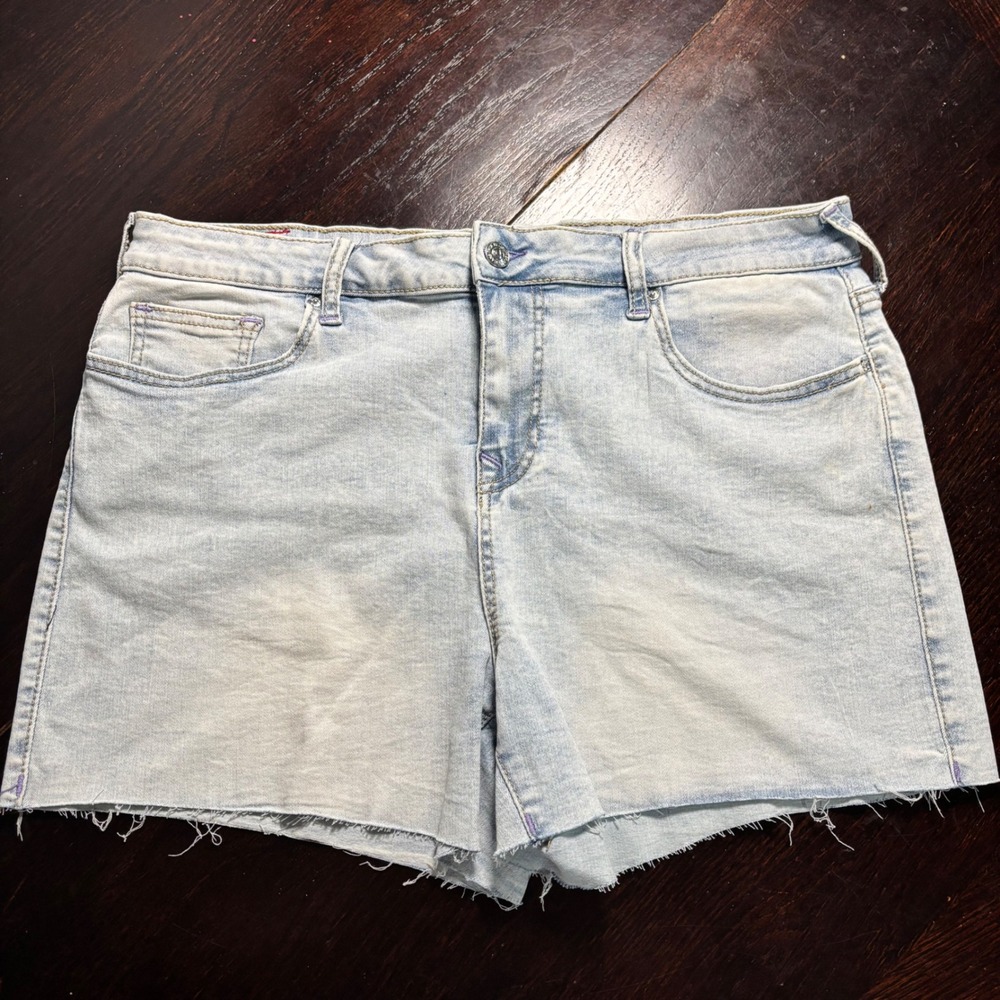True Religion Jayde Mid Rise Stretch Denim Shorts Light Wash Size 34 Purple - Picture 2 of 10